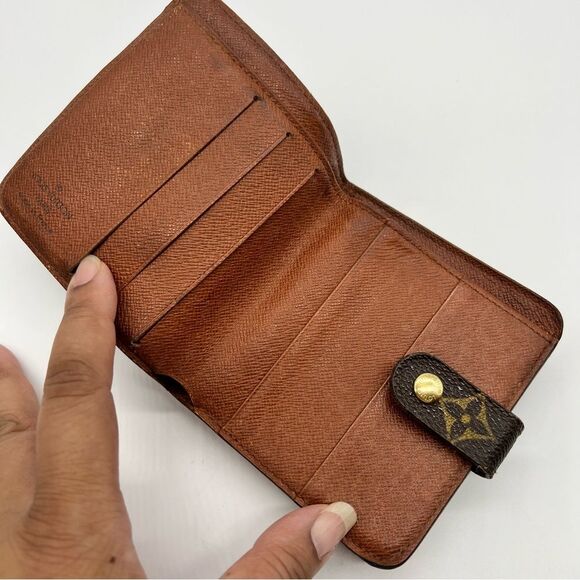 Authentic Vintage Louis Vuitton Monogram Compact Zippered Bifold Wallet - Picture 5 of 9